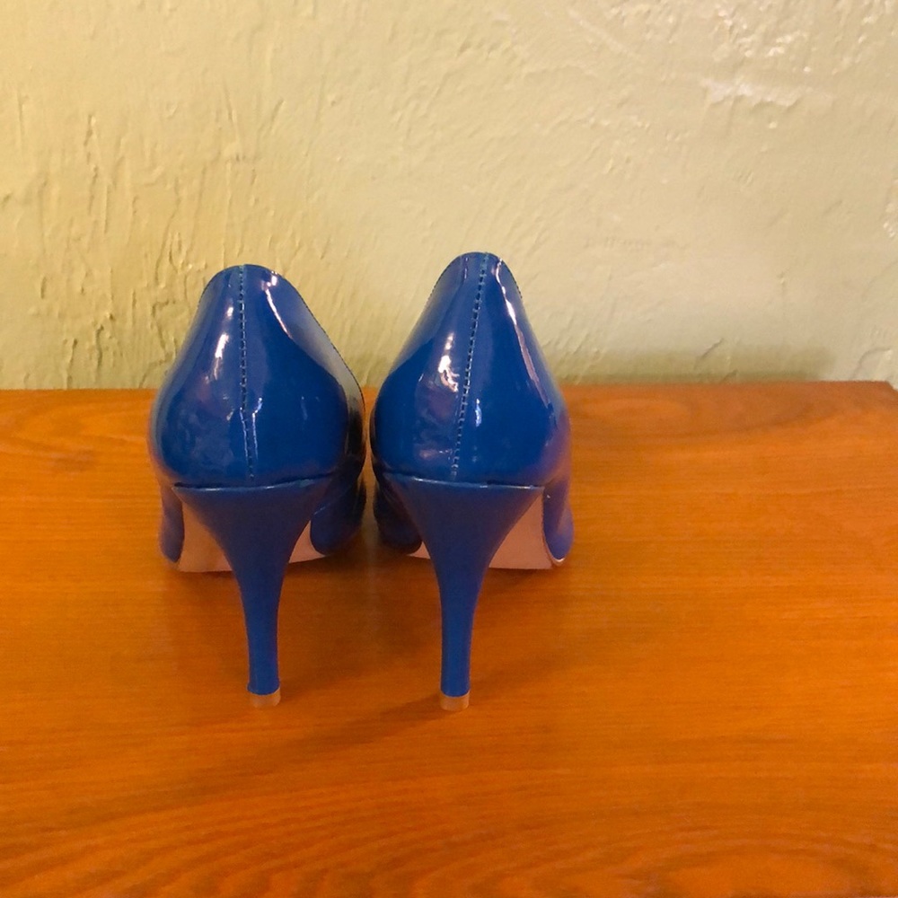 Shoes - Picture 2 of 4